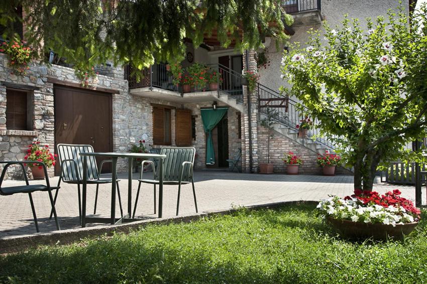 La Corte Di Nando Varzi Exterior foto